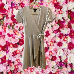 🚫SOLD on V Wrap Around Dress